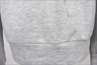 活力與優(yōu)雅的融合 淺灰彈性織帶運(yùn)動(dòng)長(zhǎng)裙外套穿搭指南